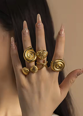 Vintage Shell & Spiral Gold Ring Set