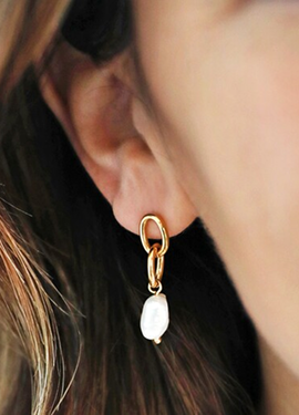 Minimalist Gold Link Pearl Drop Earrings